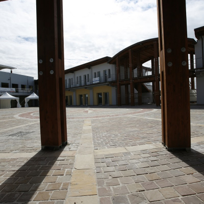 Autumn Brown, Lalitpur Yellow, Mint White, Agra Red